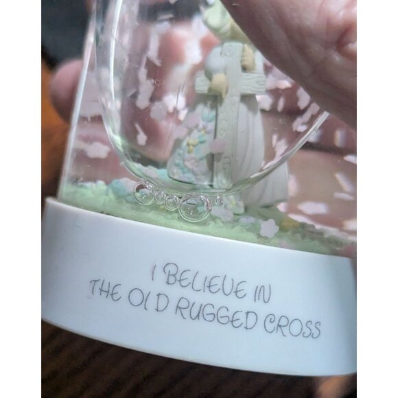 I Believe In The Old Rugged Cross Precious Moments Style Snow Globe - Picture 10 of 10